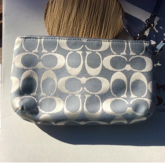 Coach Park Med. Sig. C Fabric Wristlet - Picture 4 of 10